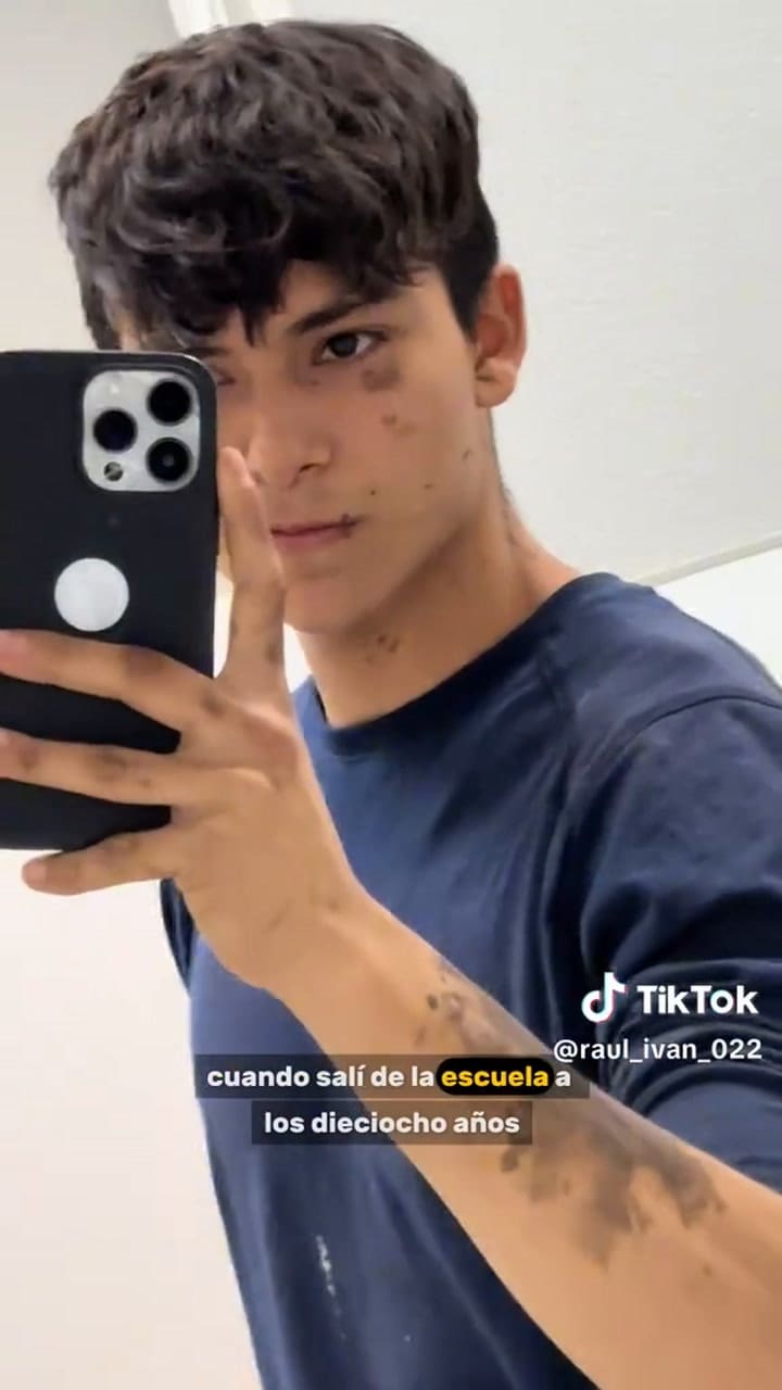 DownloadAceptó un empleo inicial con una paga igual a la que tenía como cocinero