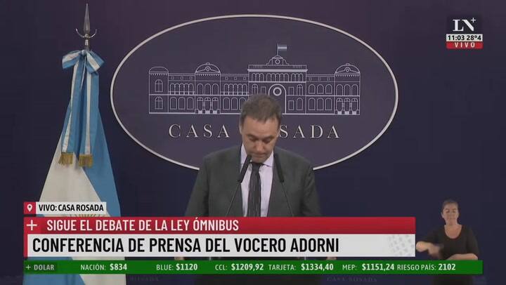 Adorni, en conferencia: "El DNU y la ley ómnibus son necesarias"