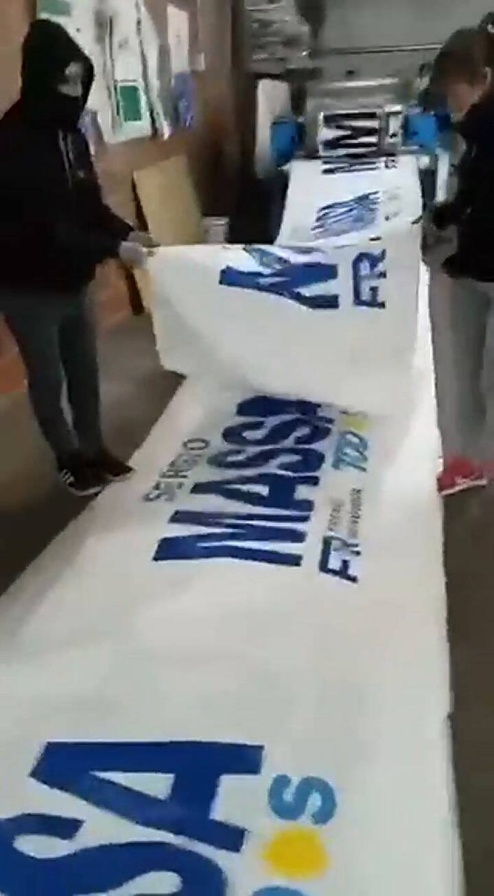 Toto Massa salió al cruce por la publicación de carteles para promocionar la candidatura de su padre