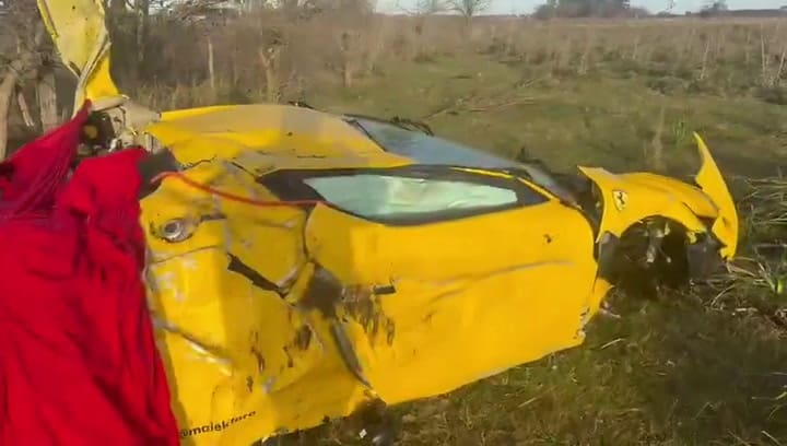 Impresionante choque de una Ferrari en San Vicente