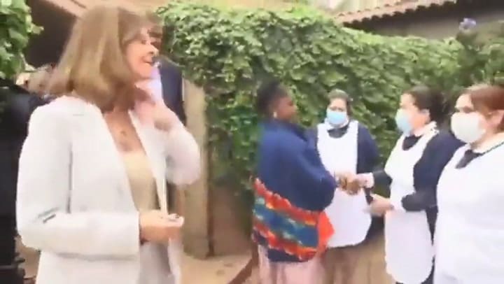 Polémica en Colombia por la comparación de un gesto entre la vicepresidenta entrante y la saliente