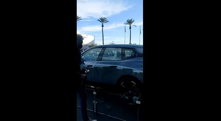 Así es el prototipo de BMW que cambia de color