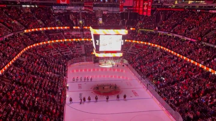 Aficionados canadienses abuchearon el himno de Estados Unidos durante un partido de hockey