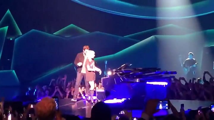 Lady Gaga y Bradley Cooper interpretan Shallow en Las Vegas