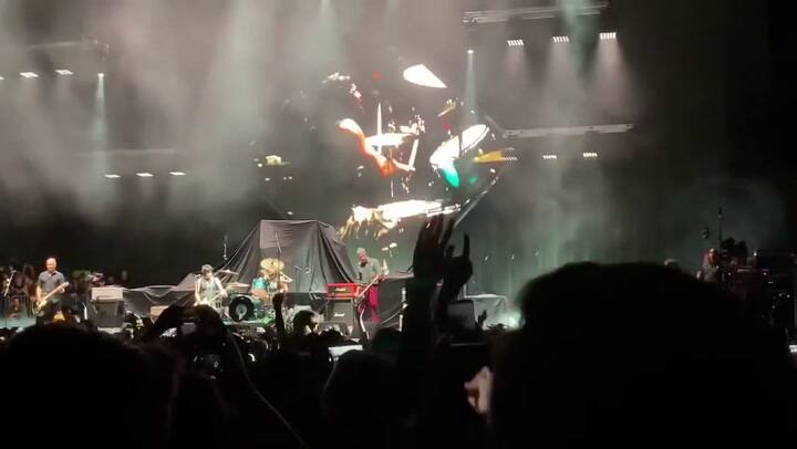 La reunión de Nirvana: Smells Like Teen Spirit con Joan Jett - Fuente: YouTube