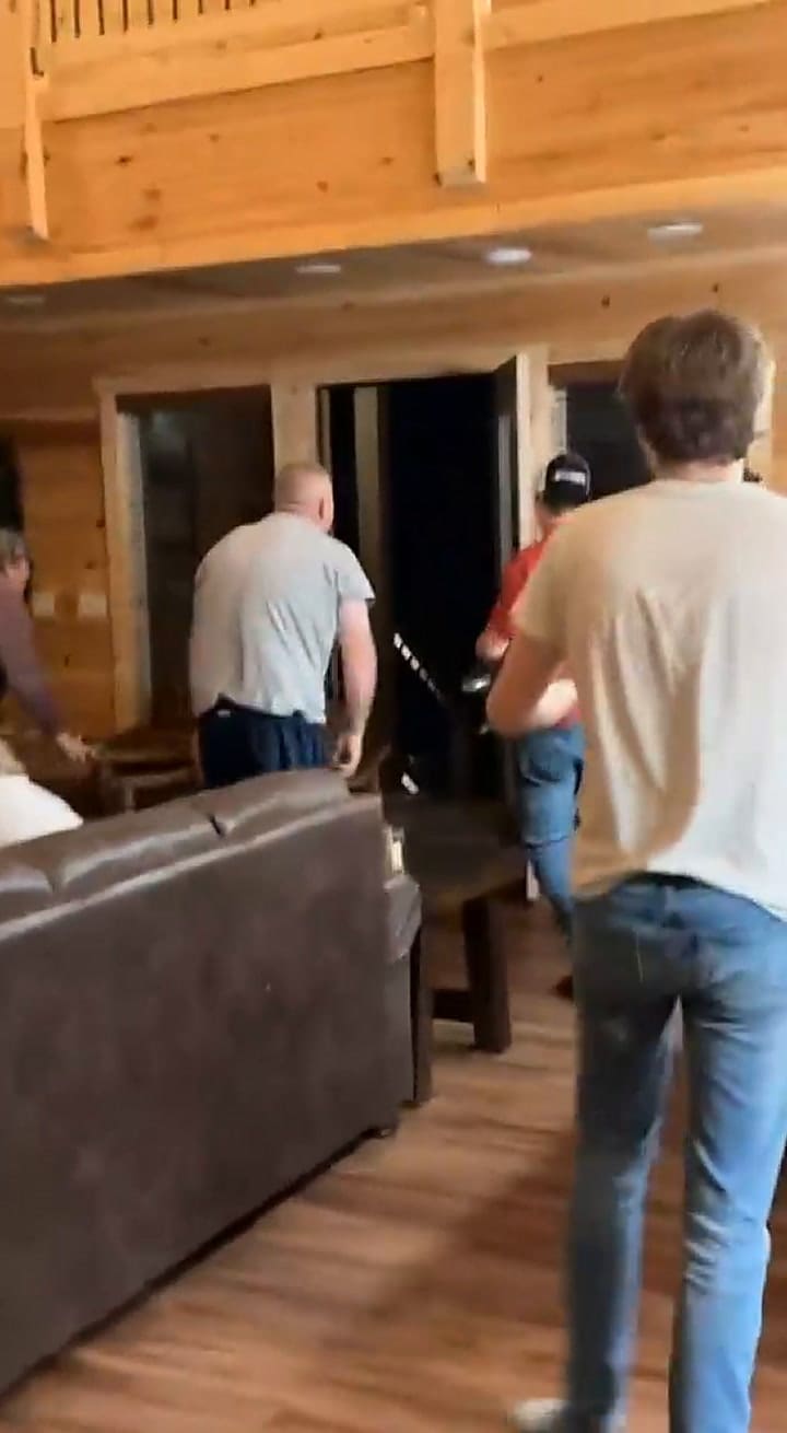 Un oso hace una visita sorpresa en cabaña de Tennessee