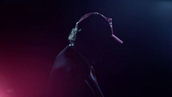 Death Cab for Cutie - 'Million Dollar Loan' - Fuente: YouTube