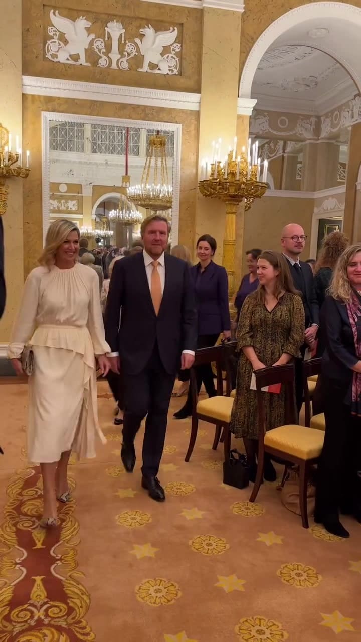 La reina Máxima, el rey Guillermo y la princesa Beatriz en el Palacio de Noordeinde