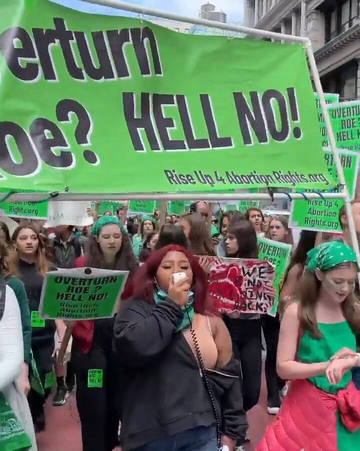 Mark Ruffalo se sumó a la marcha en Nueva York para defender el derecho al aborto