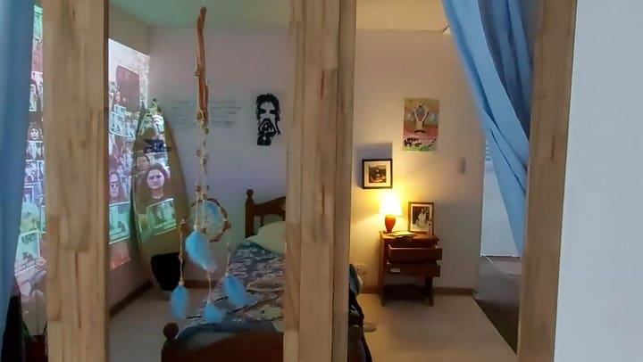 El cuarto de Lucía, una instalación itinerante en homenaje a una adolescente víctima de femicidio