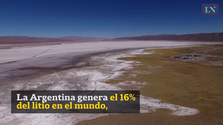 El salar del oro blanco, desde el drone de LA NACION