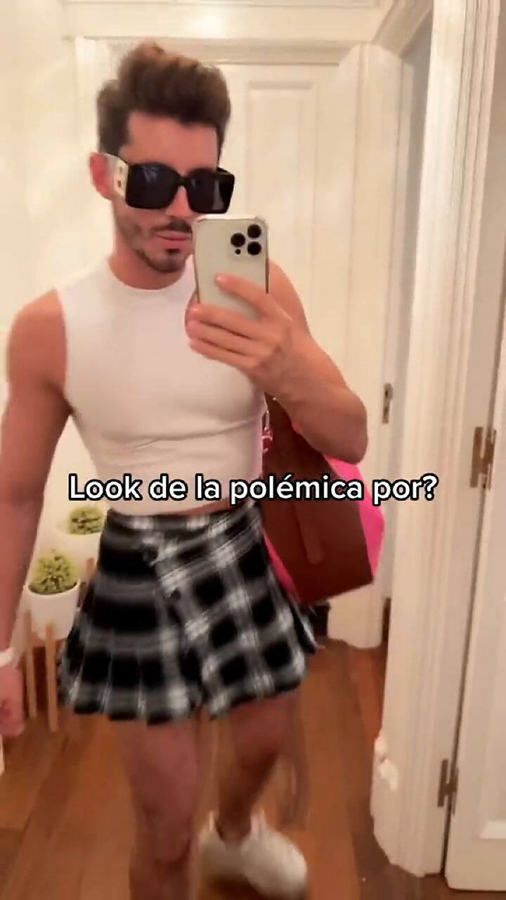 Se puso minifalda y recibió críticas