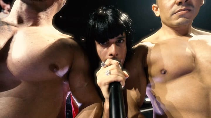 Tetas, by CA7RIEL y Paco Amoroso