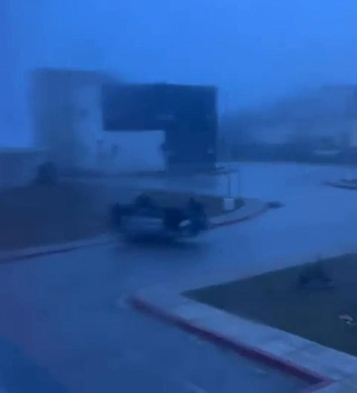 La fuerza del supertifón Mawar es captada en video