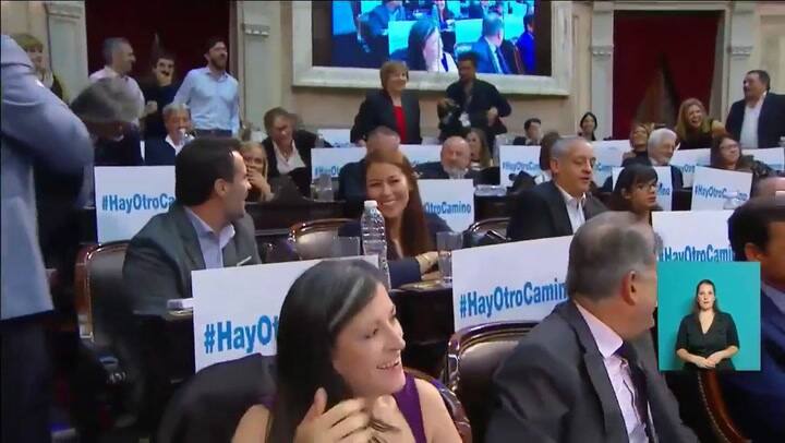 Mauricio Macri: 'los gritos los insultos, no hablan de mí, hablan de ustedes señores'