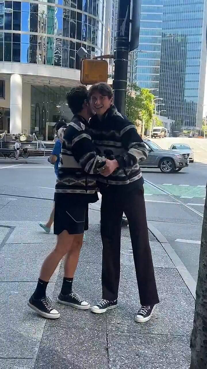 El inédito encuentro de Shawn Mendes con un imitador