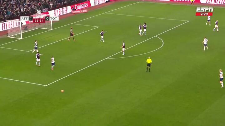 La gran atajada de Dibu Martínez ante Tottenham