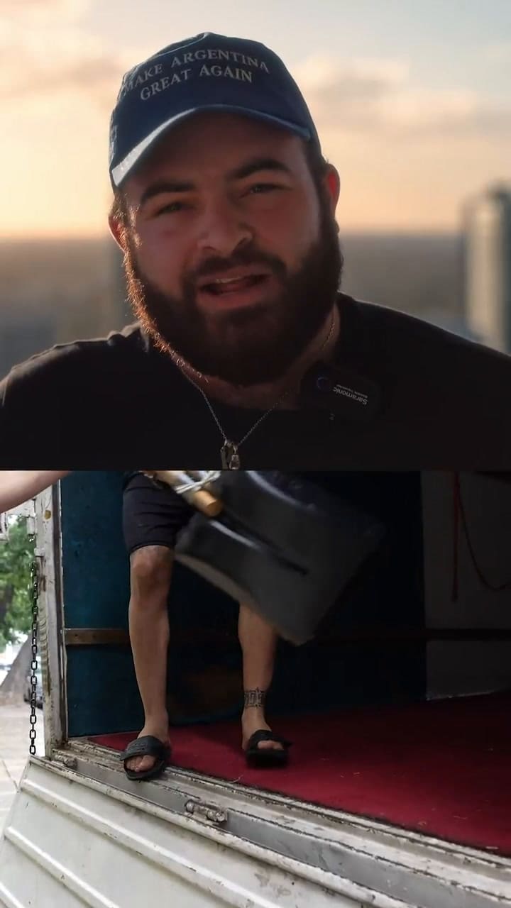 Un empresarió argentino puso 256 palas frente al Congreso 3 (@MauroStendel)