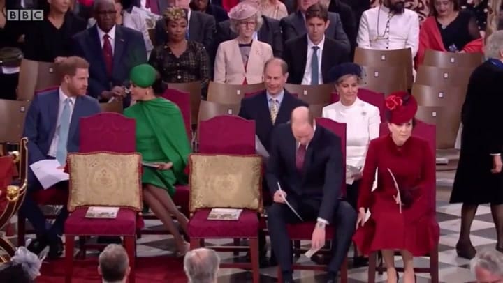 Captan el momento en el que el príncipe Harry critica a William y Kate