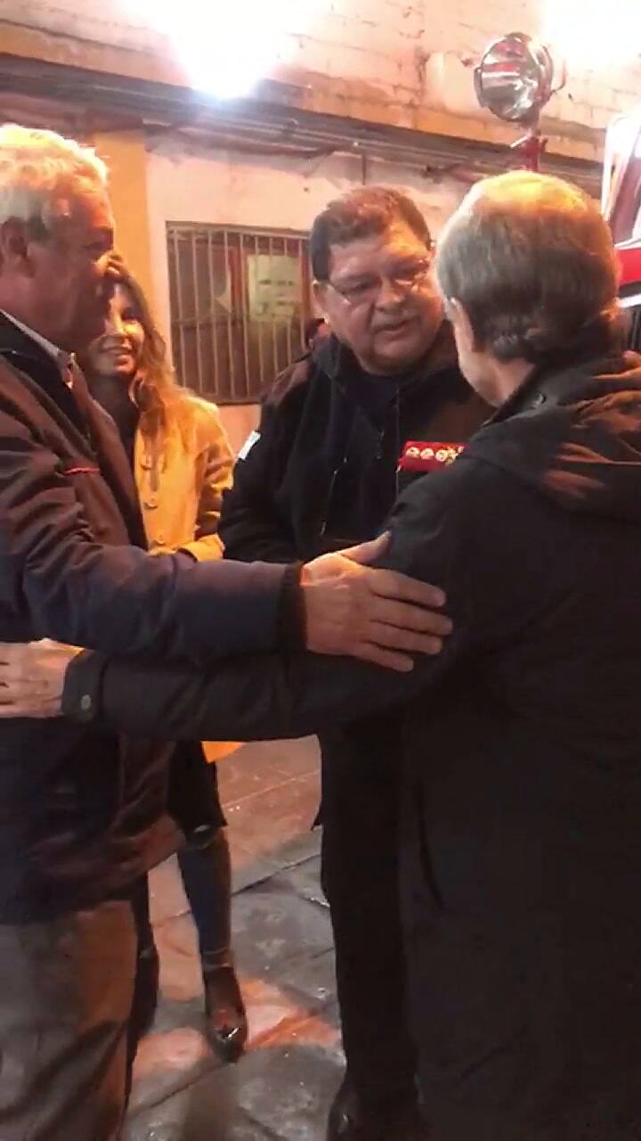 Presos arreglaron un autobomba modelo 1957