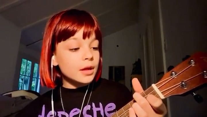 Muna Pauls Cherri interpreta Death Bed (Coffee for Your Head) de Beabadoobee - Fuente: Instagram
