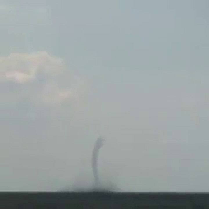 Tromba marina sorprendió a deportistas mientras participaban de una competencia náutica - Fuente: YT