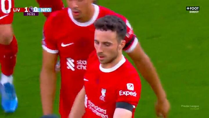 El emotivo gesto de futbolistas de Liverpool con un compañero que tiene a su padre secuestrado en Colombia