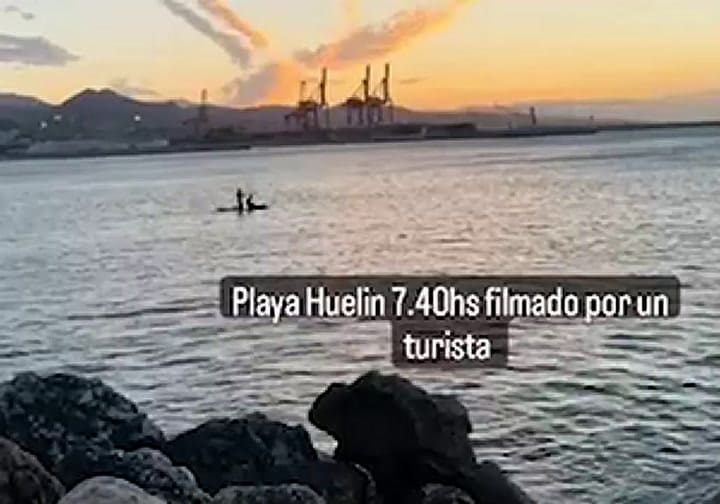 Así entraban al mar los dos argentinos desaparecidos en el mar de Málaga - Gif