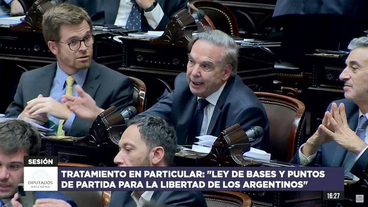 La Izquierda se retira del recinto durante el minuto de silencio para Piñera