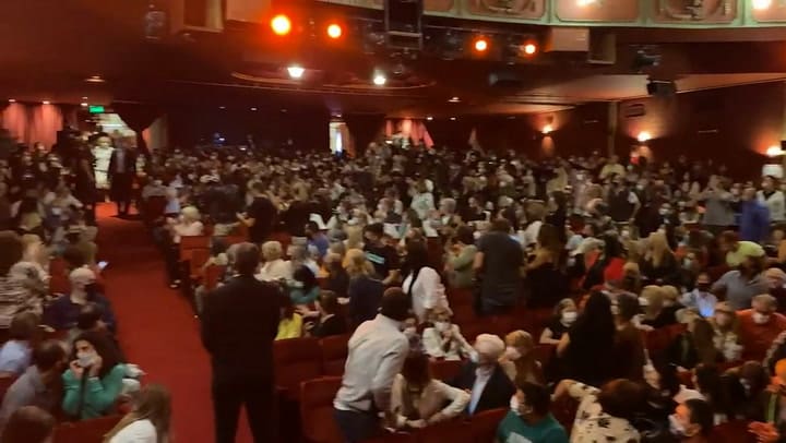 Llegada de Mirtha Legran al teatro