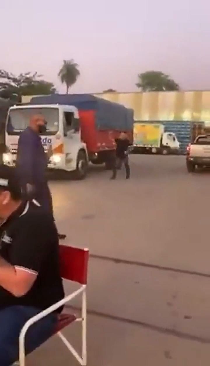 El dueño de una pyme echó a sillazos a un grupo de sindicalistas que bloqueaba su empresa