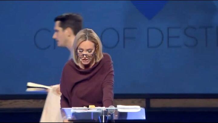 Paula White, la asesora espiritual de Donald Trump condena a 'confederaciones demoníacas' que intent