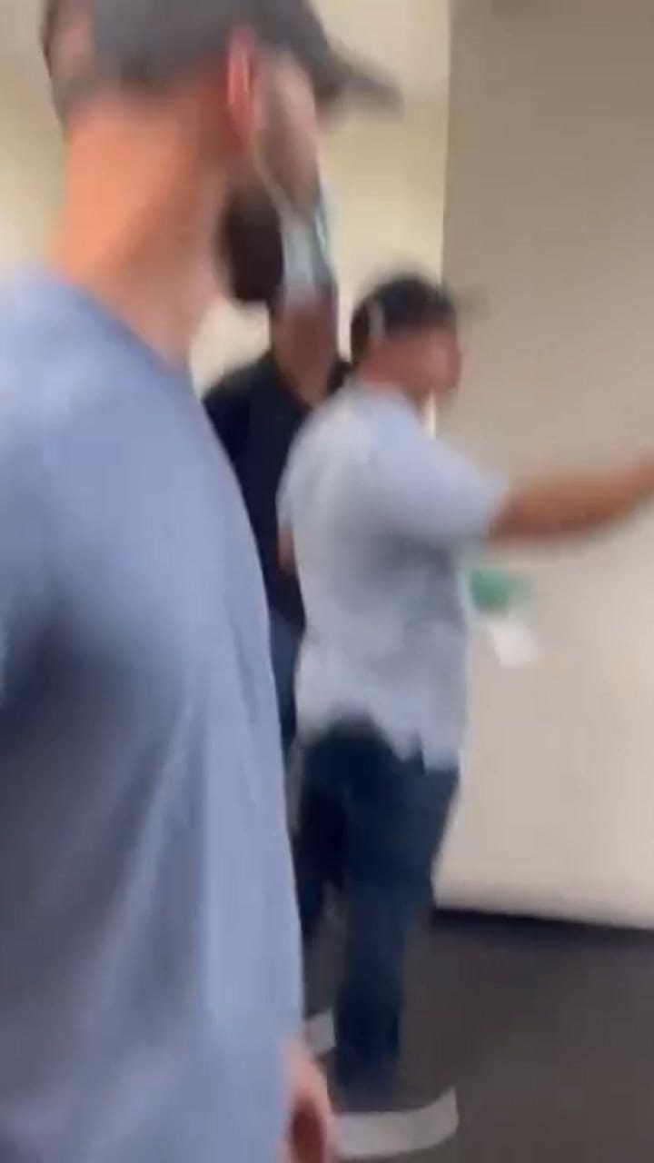 El migrante cubano con I-220A que fue detenido de forma violenta en plena corte