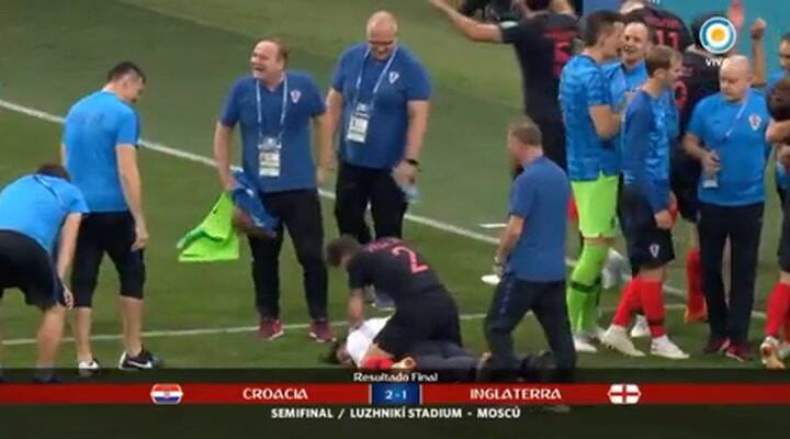 El blooper del DT croata durante el festejo tras la clasificación a la final - Fuente: Tv Pública