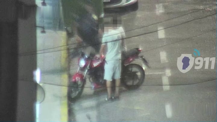 Quisieron robar una moto y fueron detenidos