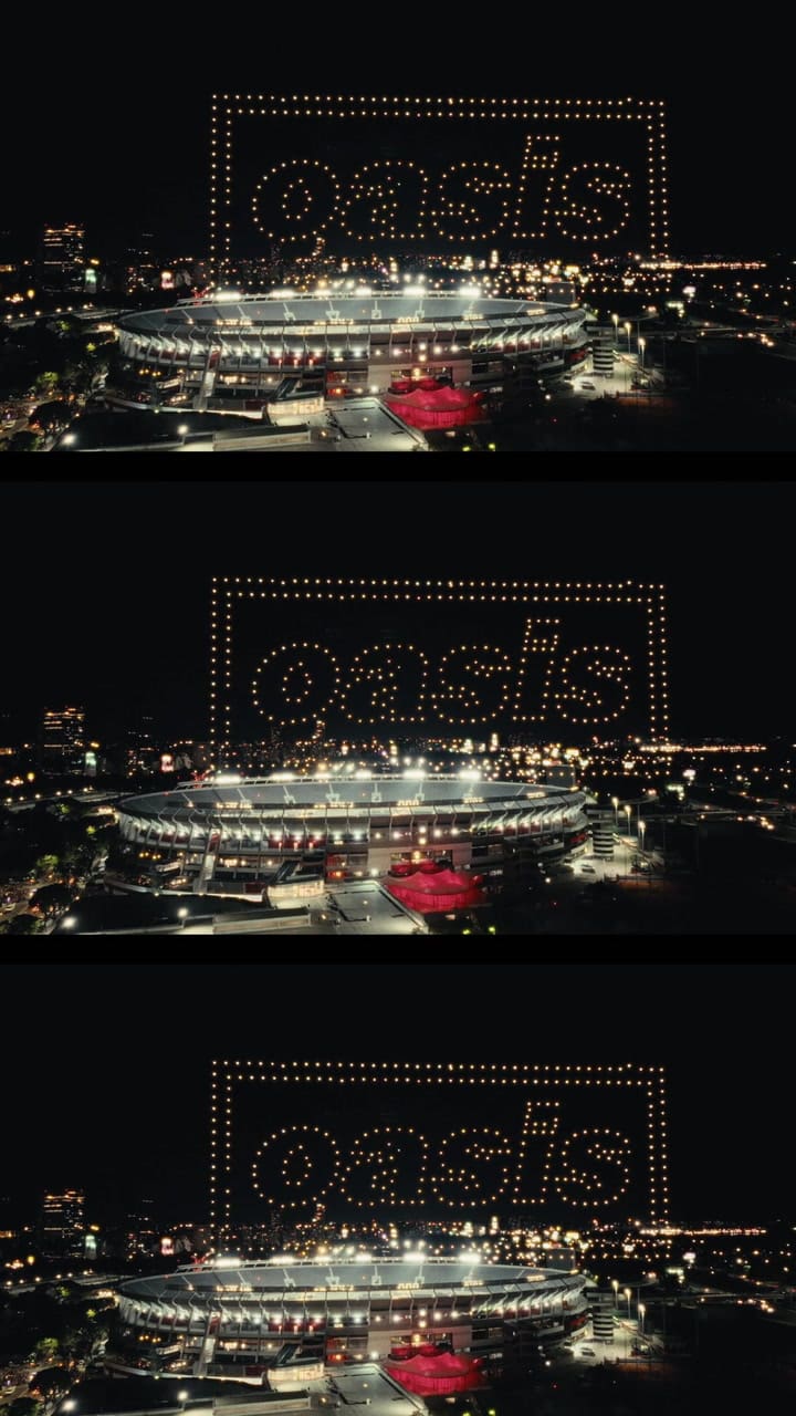 El show de drones en la previa de Oasis. Crédito: DF entertainment