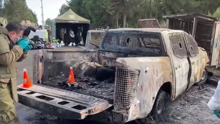Así quedó la camioneta donde estaban los cuerpos