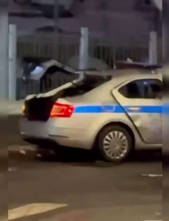 Así quedó la patrulla policial tras la explosión en Moscú