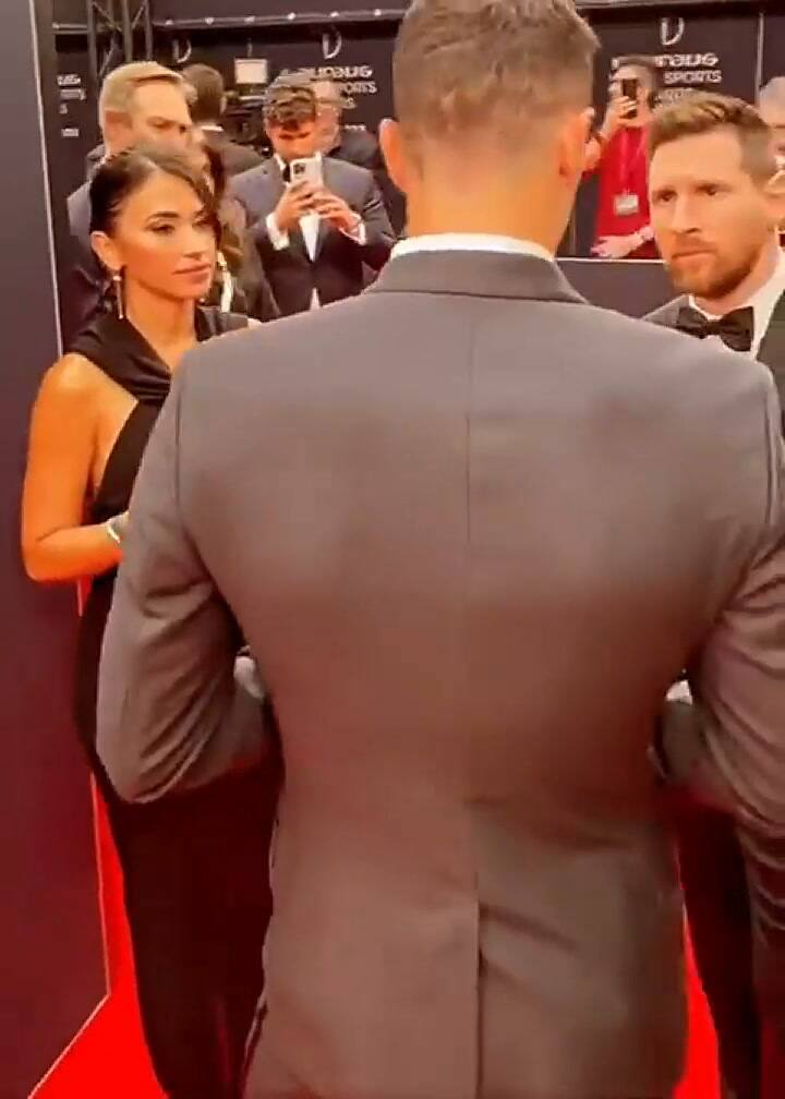 El reencuentro entre Messi y Lewandowski tras su cruce en el Mundial de Qatar