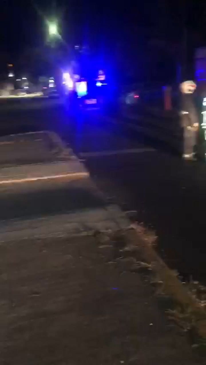 Tres heridos en Puerto Madero luego de que su auto derrapara y volcara