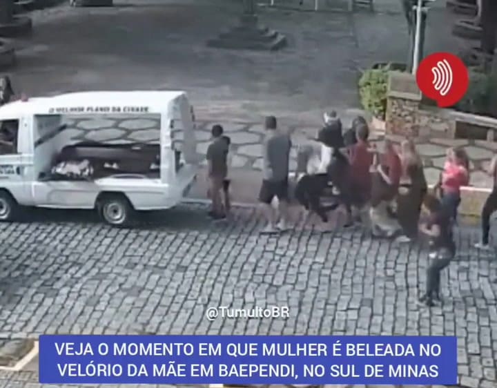 Una modelo de OnlyFans fue baleada durante el velorio de su madre