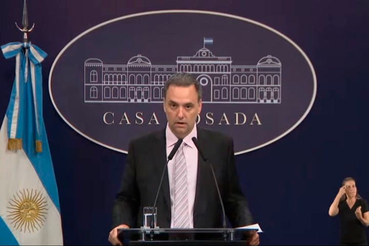Conferencia de prensa del vocero presidencial Manuel Adorni en Casa Rosada