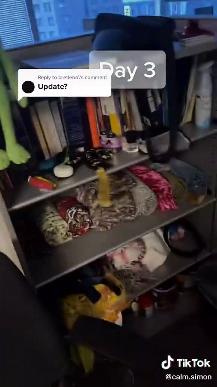 El hombre se instaló en su oficina y luego lo echaron