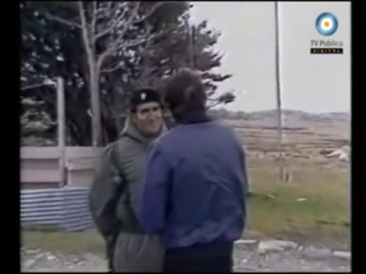 Seineldín entrevistado por Nicolás Kasanzew en Malvinas