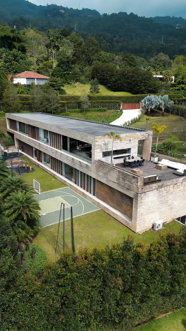 La impresionante casa que se encuentra en venta en Medellín
