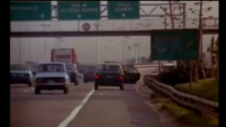 El robo del taxi fue una anécdota real que disparó el inicio de la historia - Fuente: YouTube