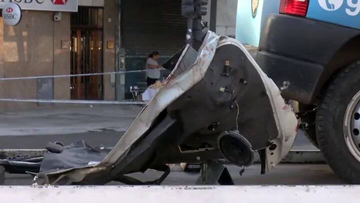 Dos policías muertos al chocar con un camión en medio de una persecución en Pompeya