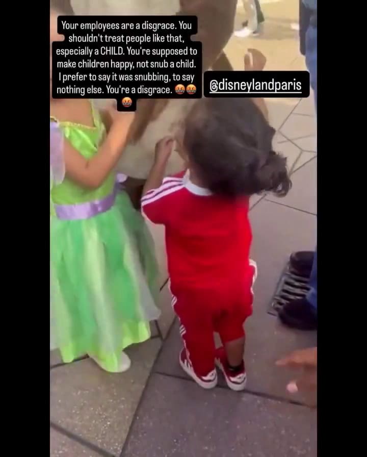 Raphinha denunció un acto de racismo contra su hijo