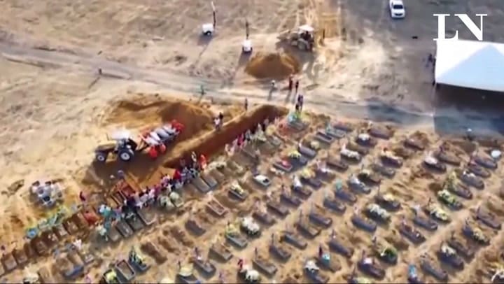 Brasil: por el colapso de los cementerios abren fosas comunes en el Amazonas