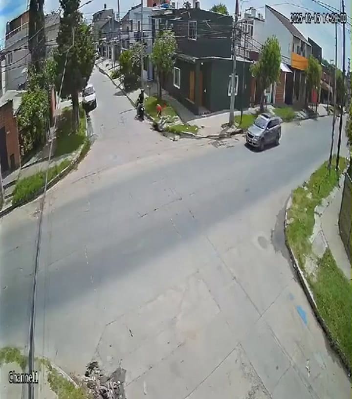 Two neighbors arrested thieves who stole a wallet